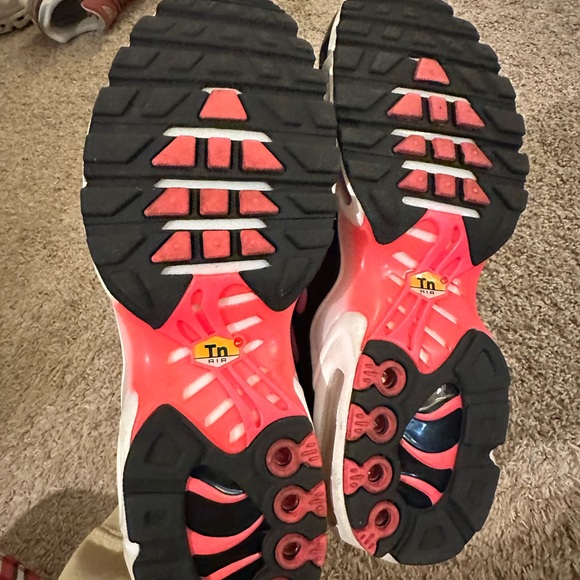 🎉HP🎉 Women’s Nike Air Max Plus - Picture 7 of 7